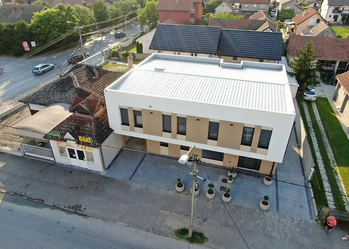 Merak & Caffe Bar krevet i doručak 3*