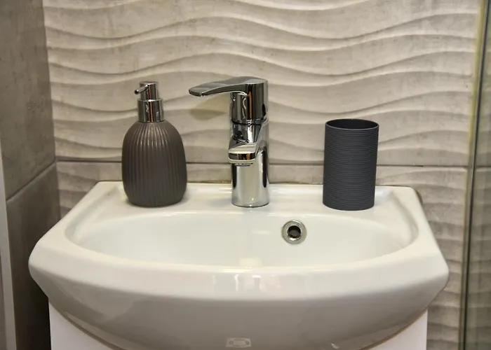 Merak & Caffe Bar krevet i doručak 3*