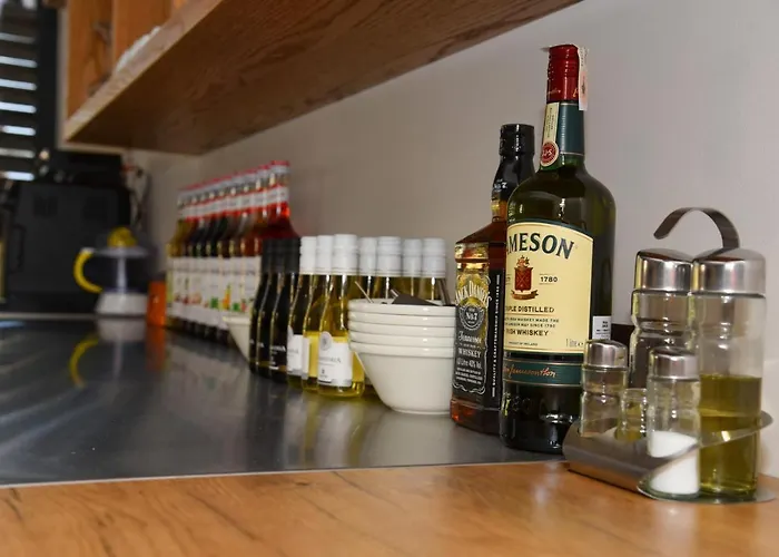 Merak & Caffe Bar krevet i doručak 3*