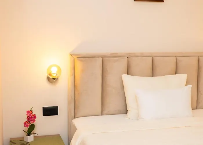 Merak & Caffe Bar 3*