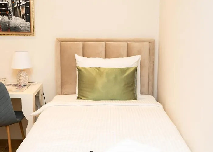 Merak & Caffe Bar krevet i doručak 3*